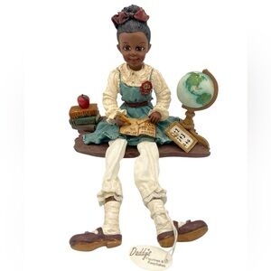 LDADDY’s HOMETOWN HEROES Miss Robin Charming Schoolgirl Figurine Globe